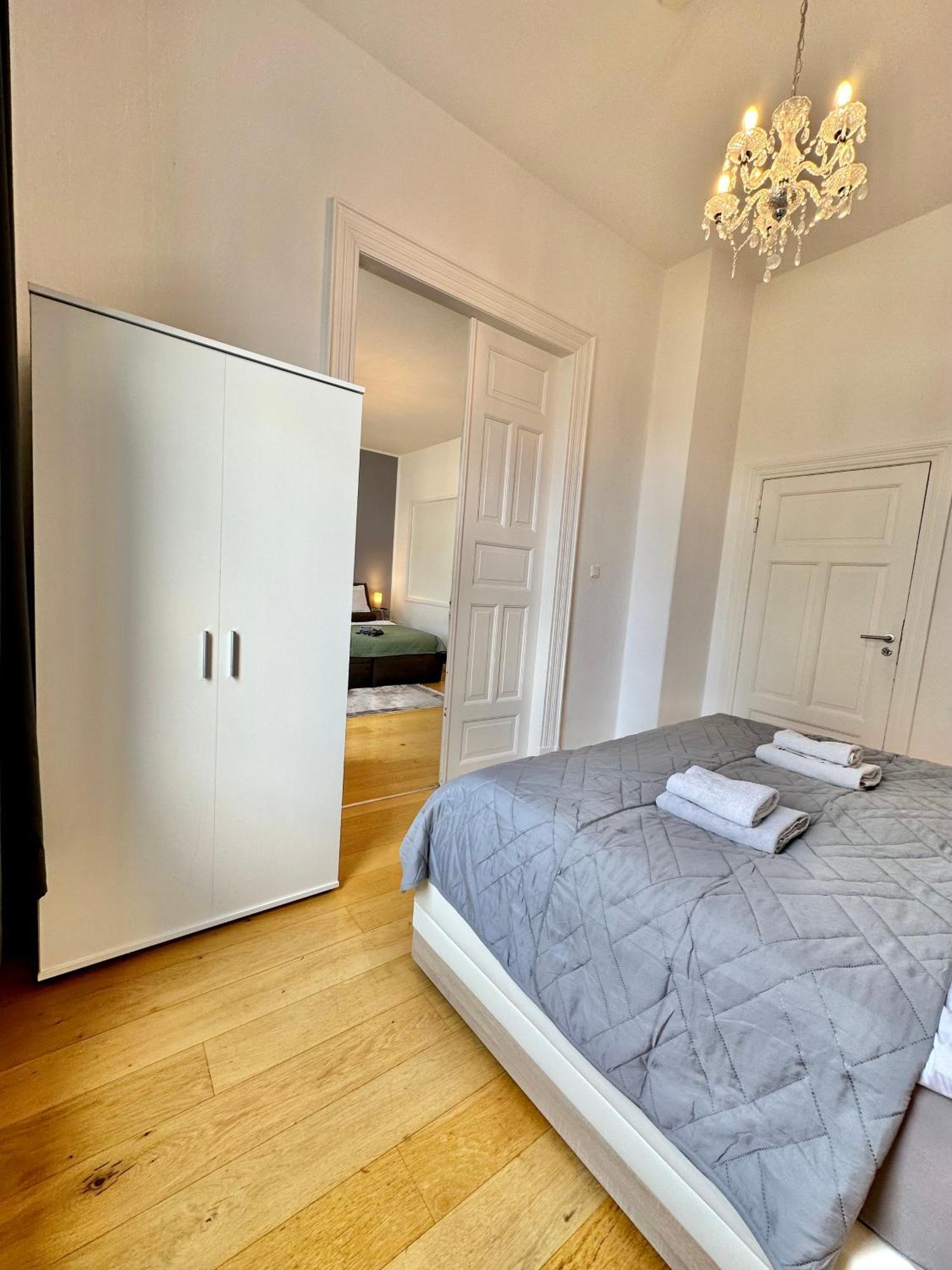 Geraeumiges City-Apartment Mit 2 Badezimmer Und Parkplaetzen D46-Og Oldenburg Exterior photo