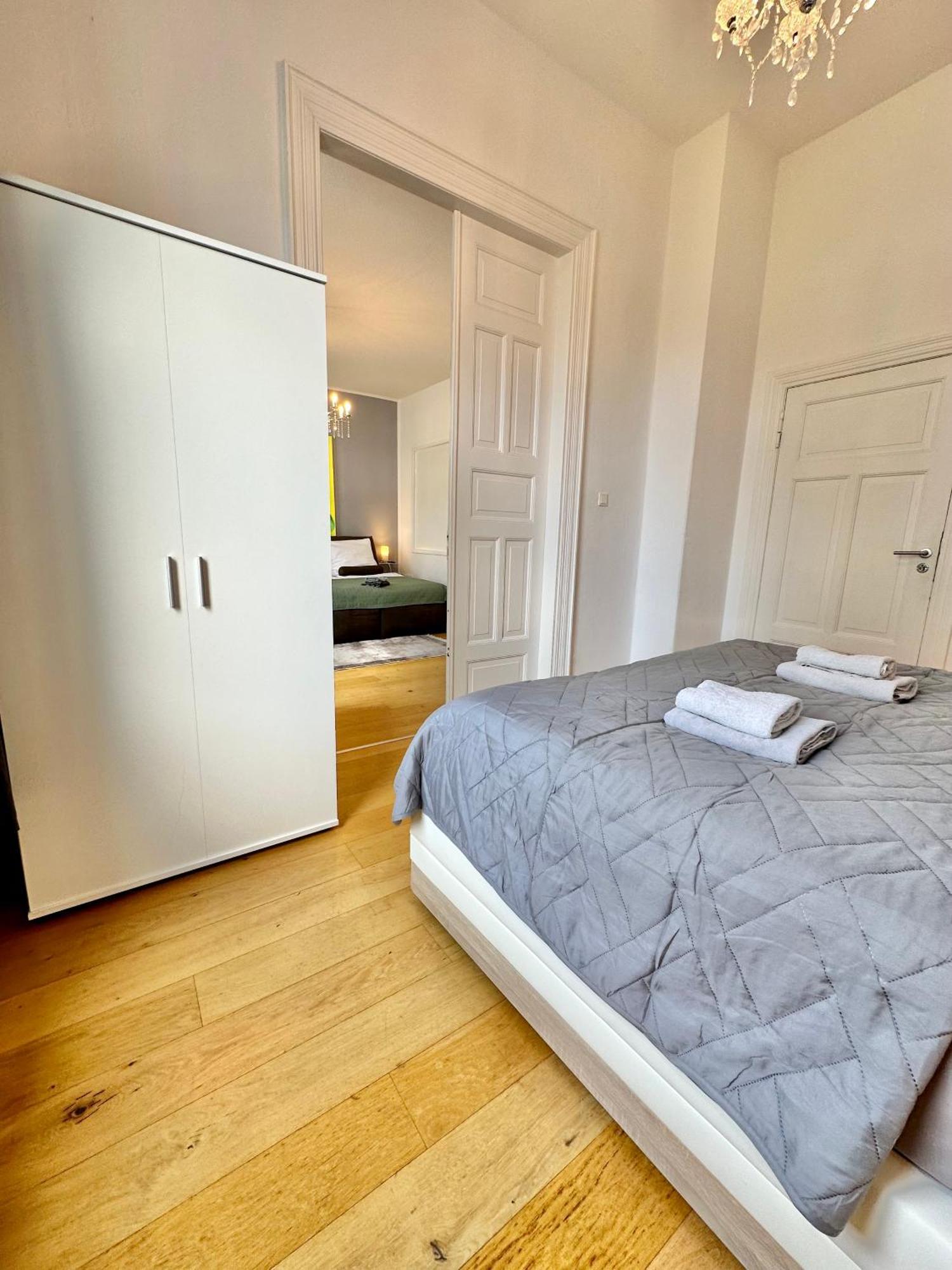 Geraeumiges City-Apartment Mit 2 Badezimmer Und Parkplaetzen D46-Og Oldenburg Exterior photo