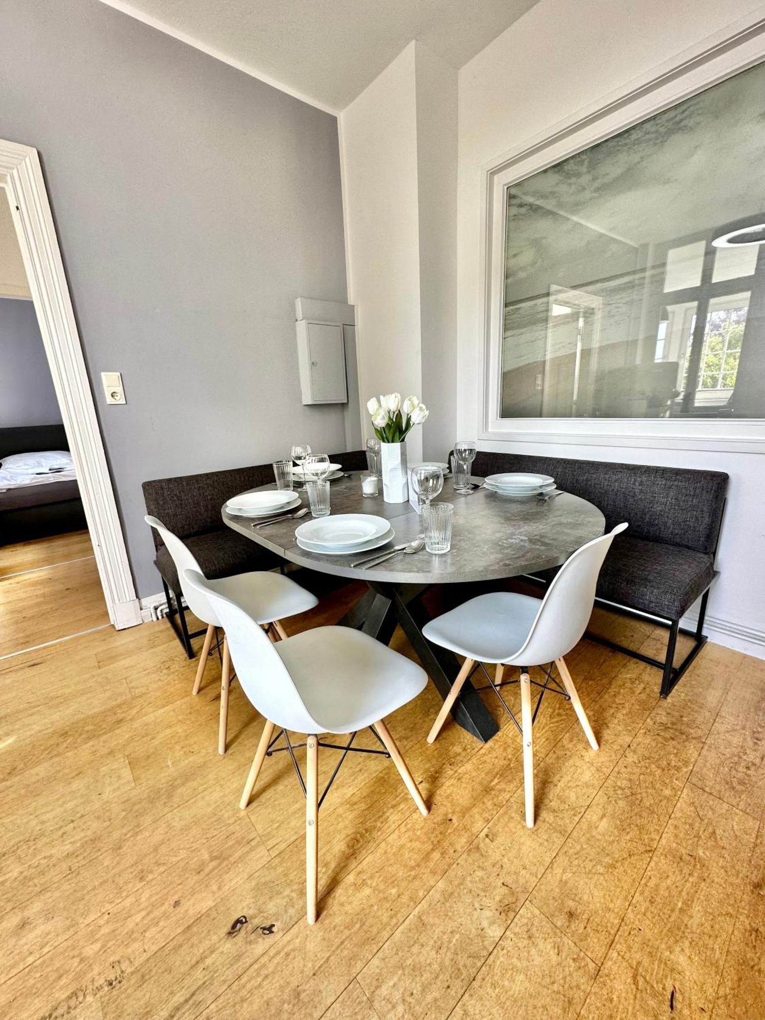 Geraeumiges City-Apartment Mit 2 Badezimmer Und Parkplaetzen D46-Og Oldenburg Exterior photo